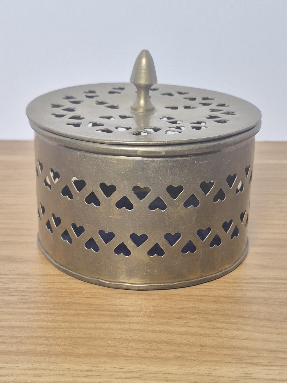 Gatco Brass Heart-Cut Round Jewelry Box with Knob Lid